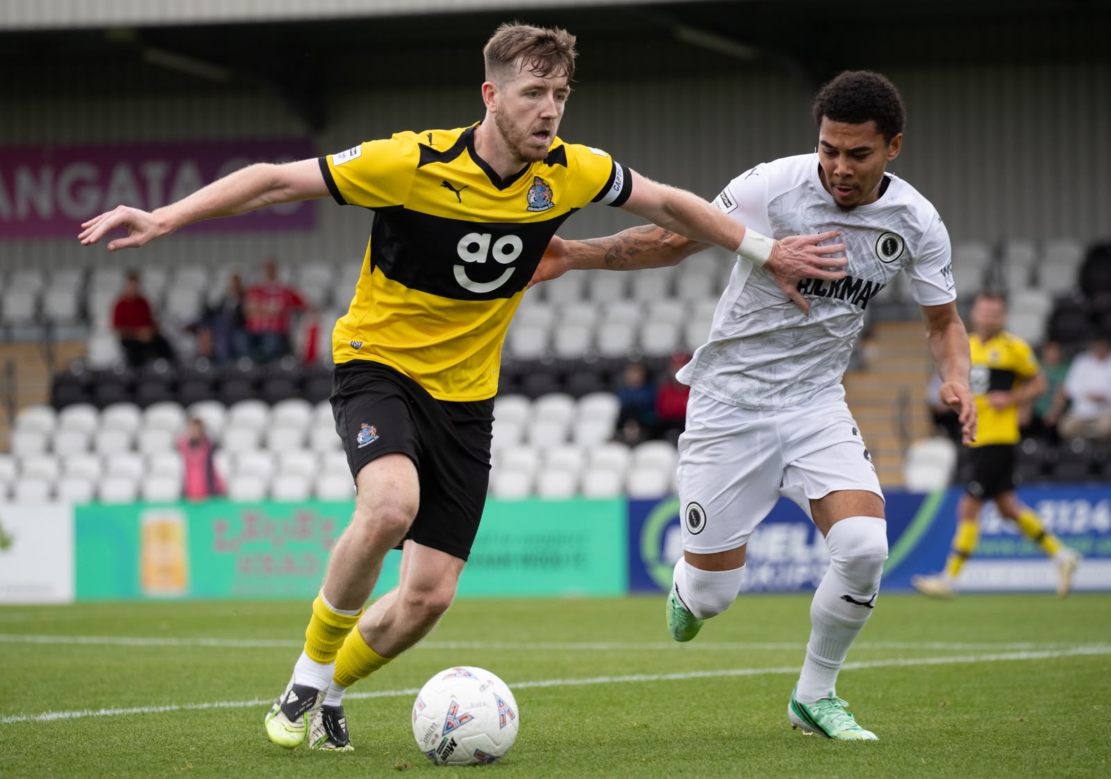 Boreham Wood vence 3-1 a Altrincham y se mantiene líder