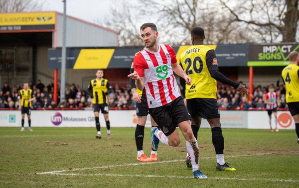 Banko boost for Robins as Lewis signs new deal!