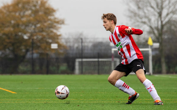 It's graduation day for Academy ace Lucas as he takes his place in the first-team squad!