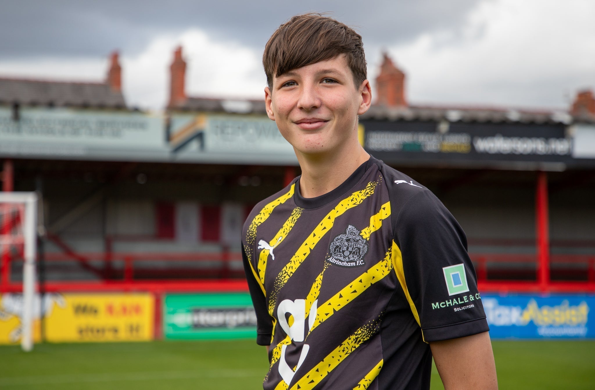 Young Robins rocked as Halifax mount stunning second-half fightback