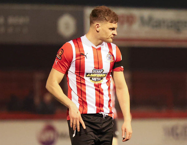 The bee's knees - Linney looks the part again as Alty make it two top wins in a row!