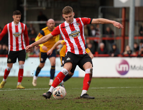 Lethal Linney star of the show as awesome Alty turn on the style!